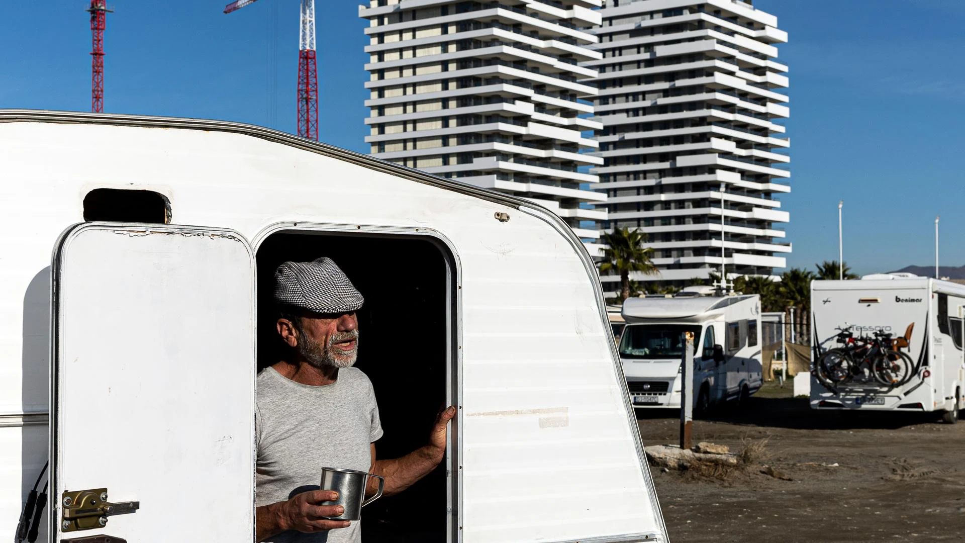 Taking your house on the road life in a motorhome Sur in English